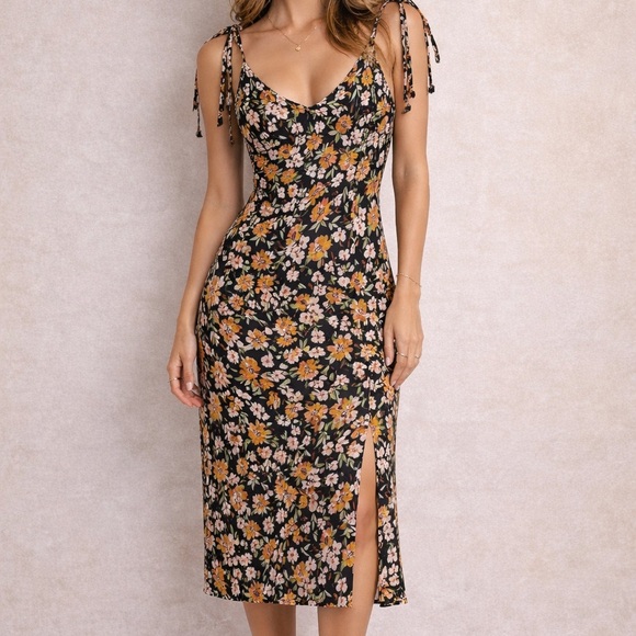Audrey 3+1 Dresses & Skirts - Audrey 3+1 Cowl Neck MIDI Flower Print Dress